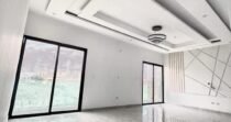 UN APPARTEMENT DE 5 PIECES DANS UN BEL IMMEUBLE EN VENTE